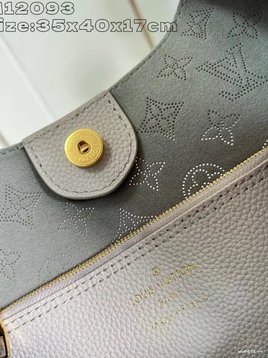 WIS VUITTON LOUIS CARMEL 0610